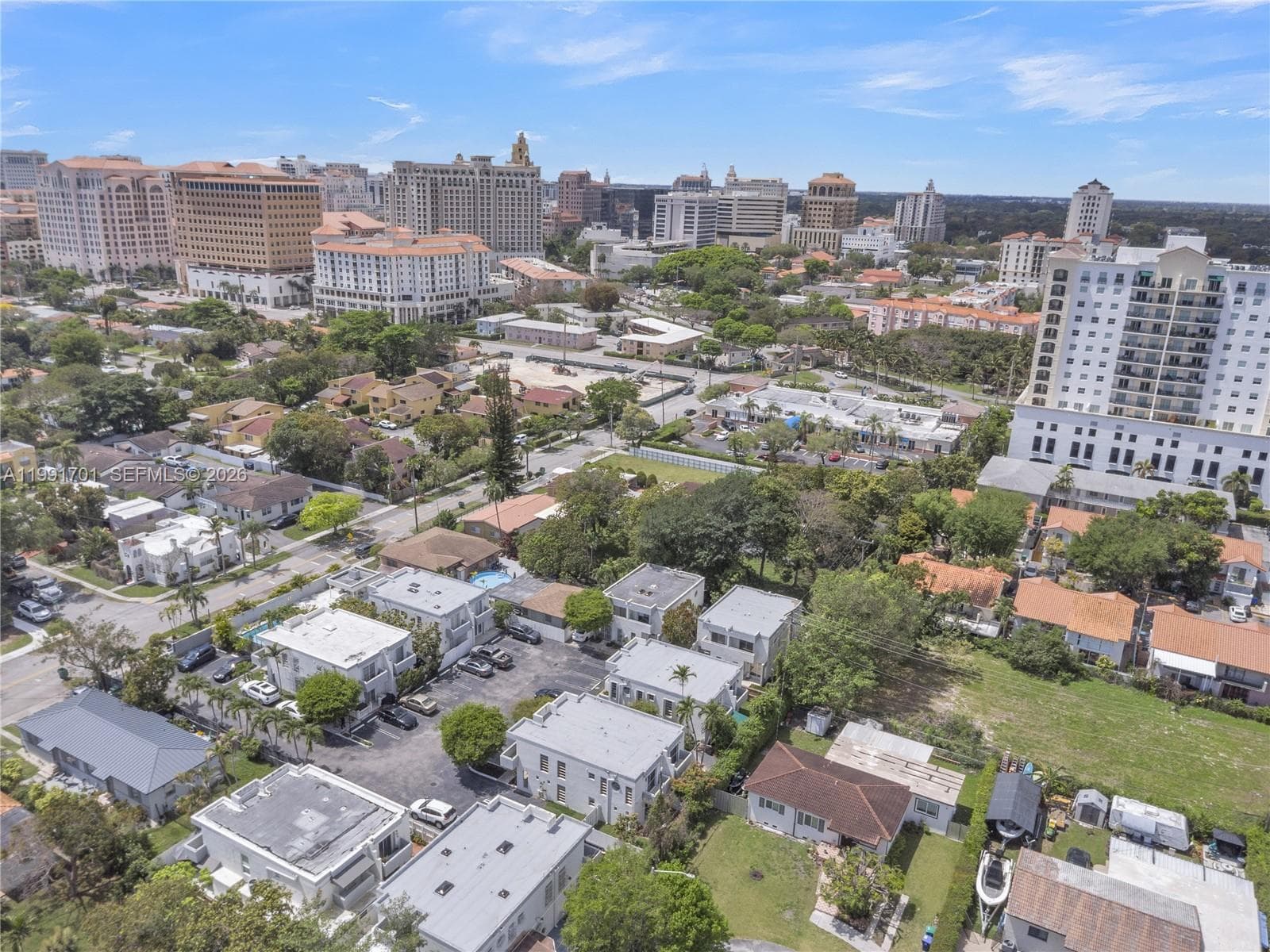 3599 SW 17th St # 3599, Miami FL 33145 — 52