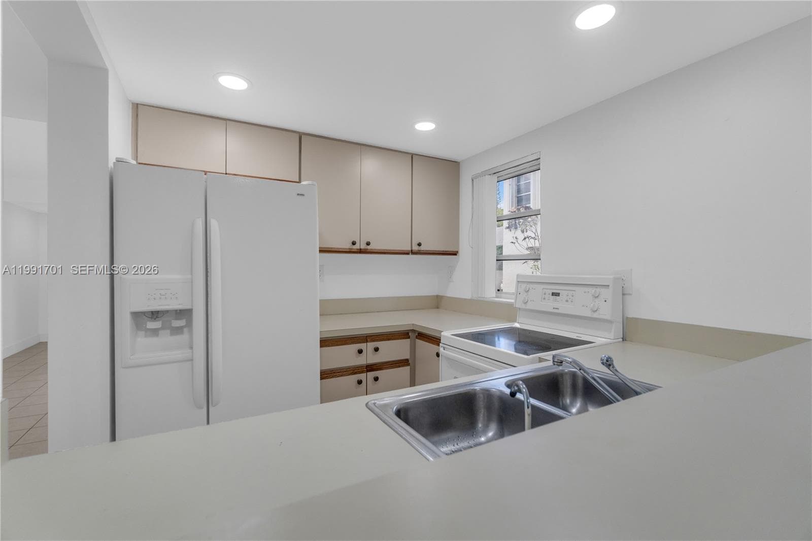 3599 SW 17th St # 3599, Miami FL 33145 — 17