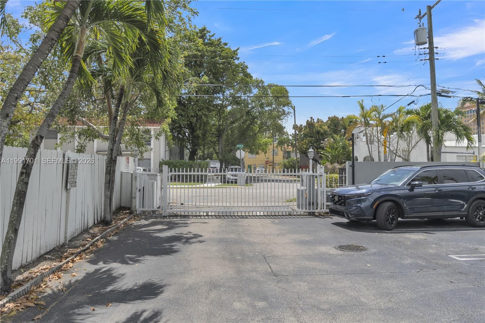 3599 SW 17th St # 3599, Miami FL 33145 — 43