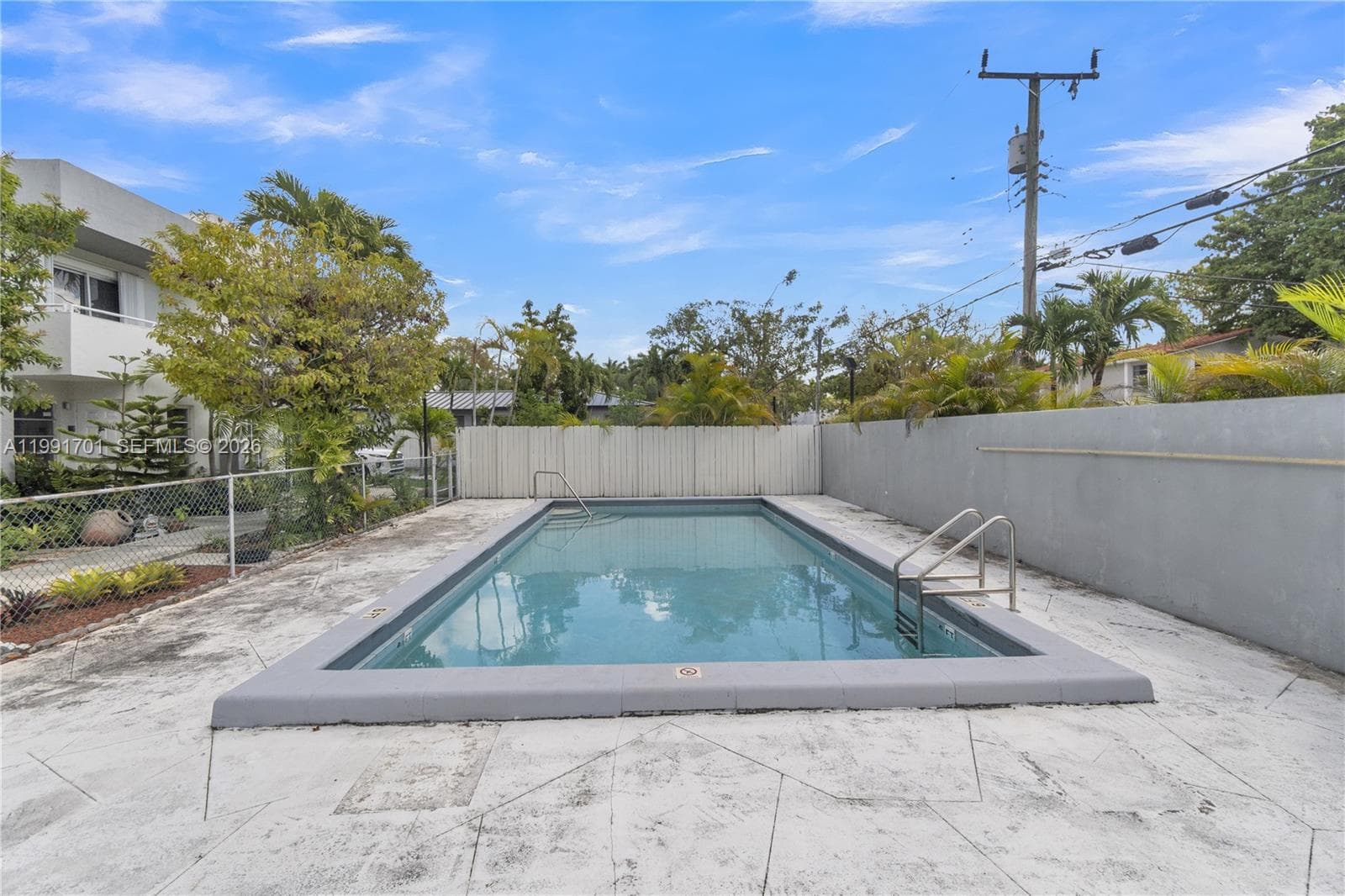 3599 SW 17th St # 3599, Miami FL 33145 — 41