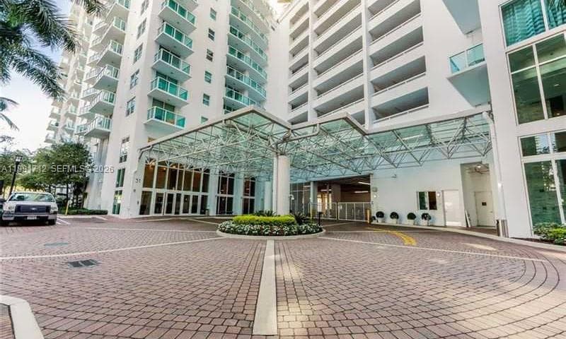 31 SE 5th St # 2604, Miami FL 33131 — 22