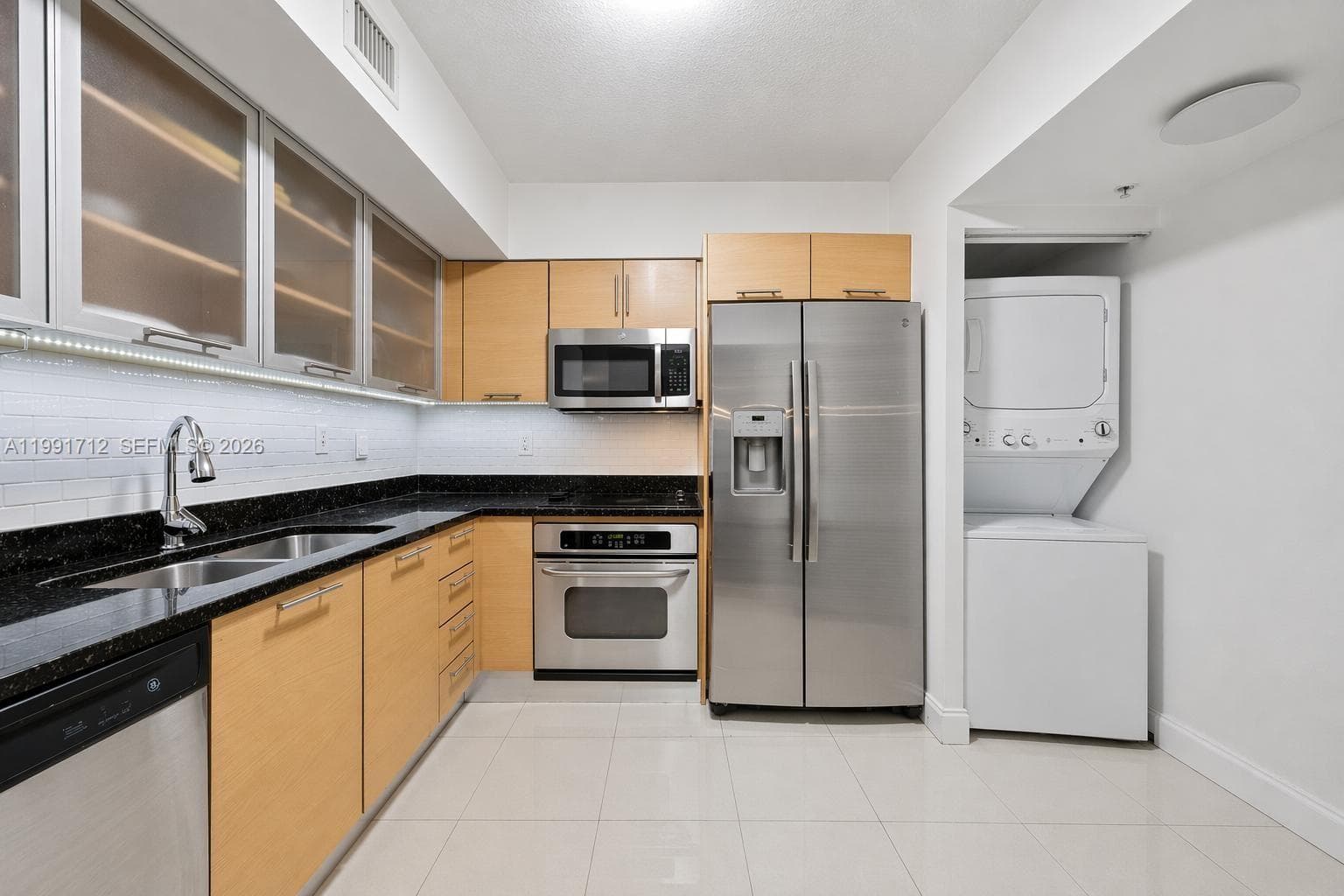 31 SE 5th St # 2604, Miami FL 33131 — 7