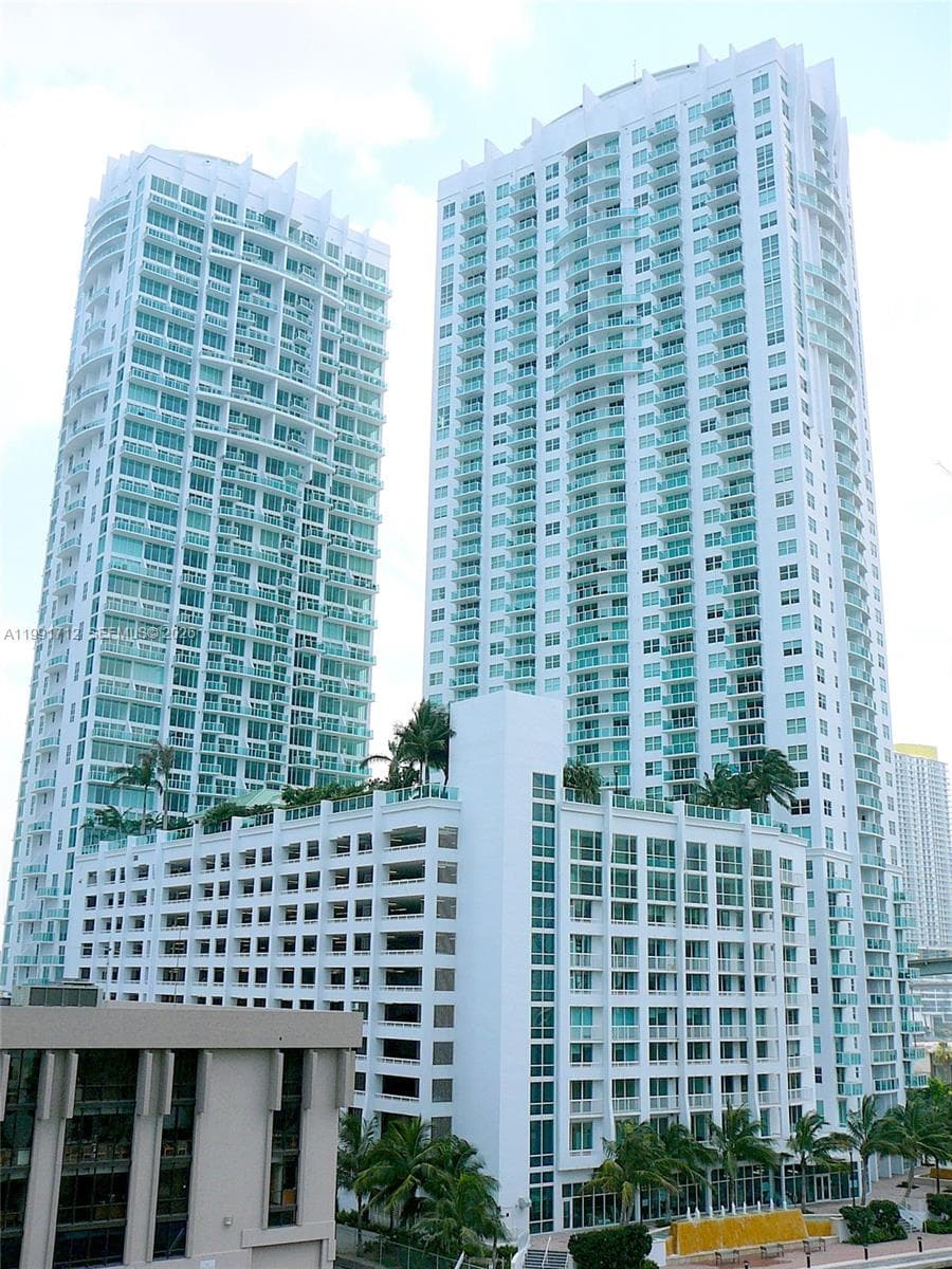 31 SE 5th St # 2604, Miami FL 33131 — 28