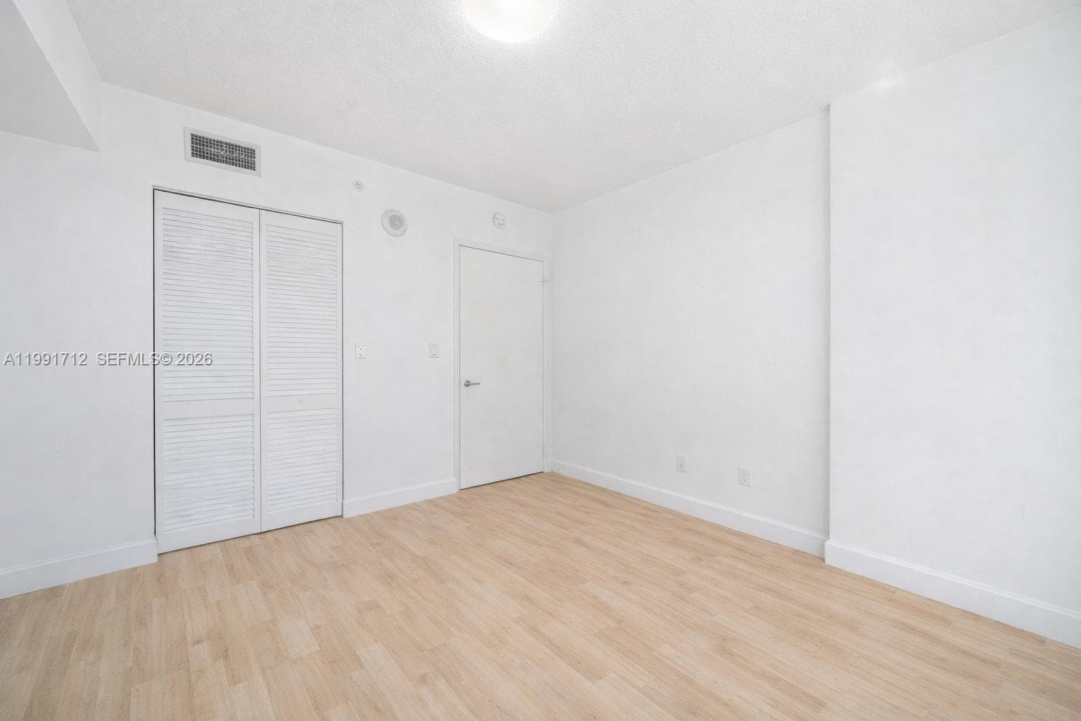 31 SE 5th St # 2604, Miami FL 33131 — 18