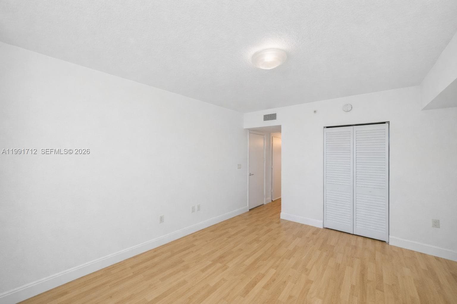 31 SE 5th St # 2604, Miami FL 33131 — 15