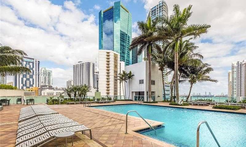 31 SE 5th St # 2604, Miami FL 33131 — 21