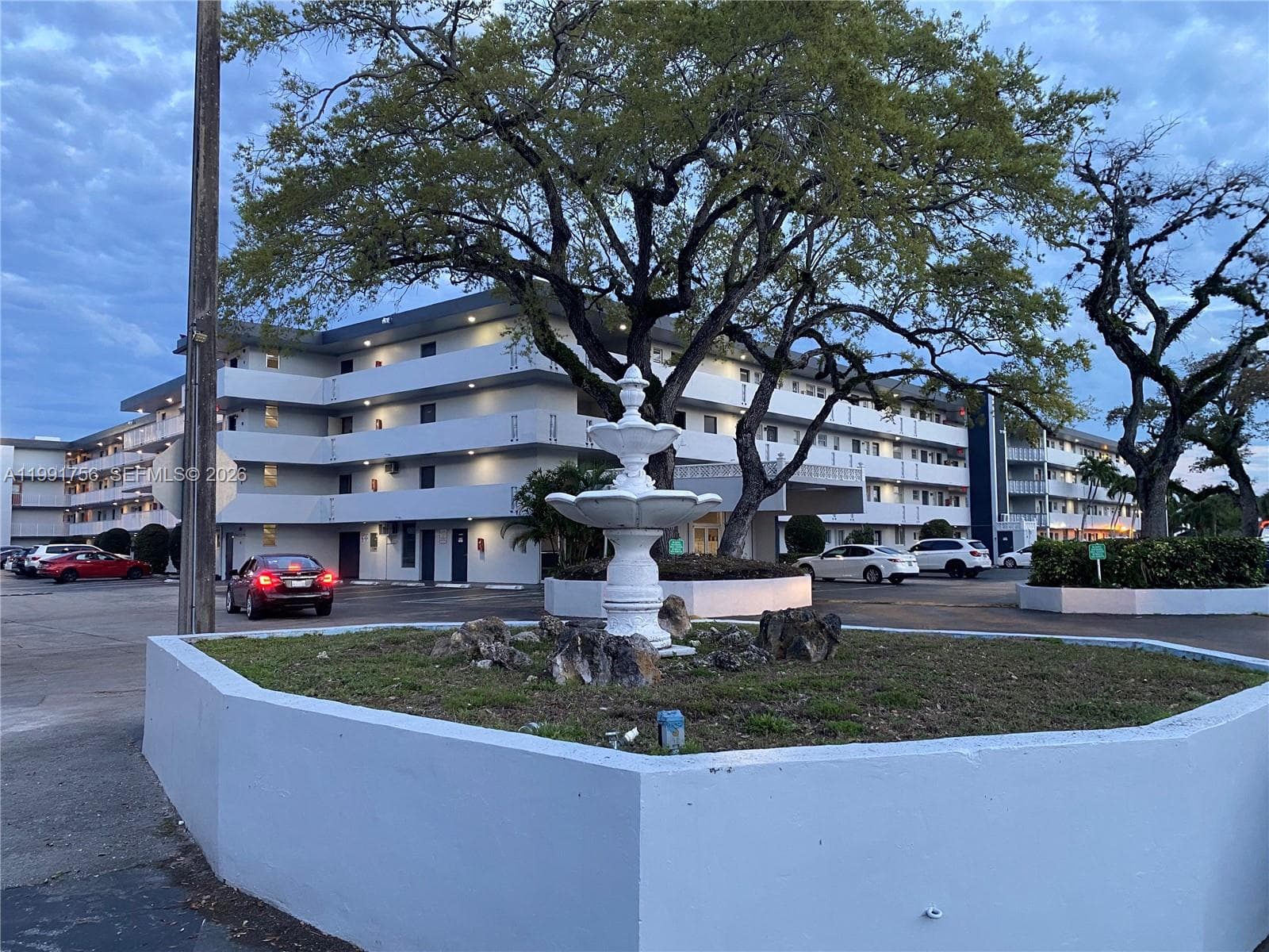 443 NE 195th St # 436, Miami FL 33179 — 1