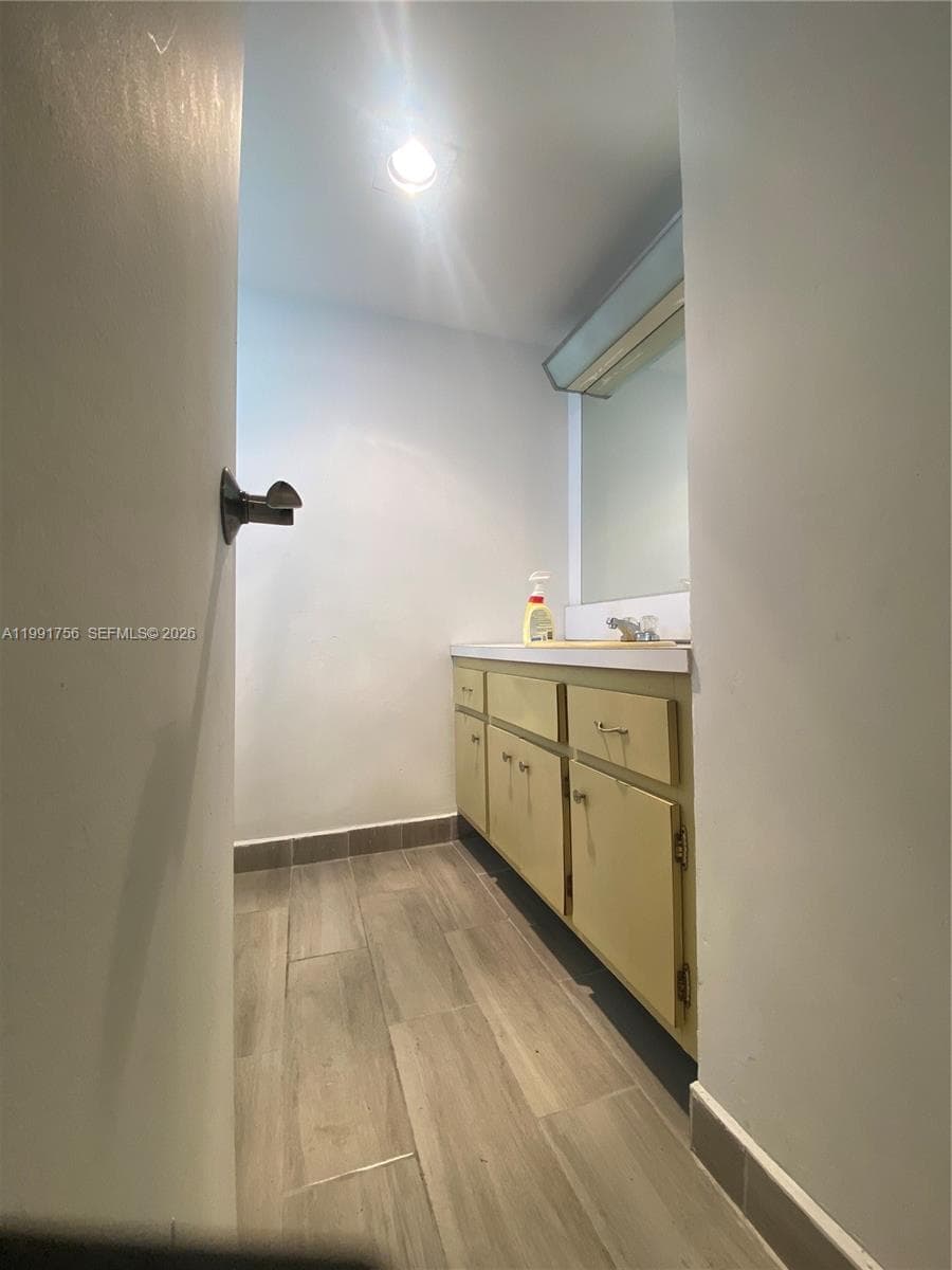 443 NE 195th St # 436, Miami FL 33179 — 11
