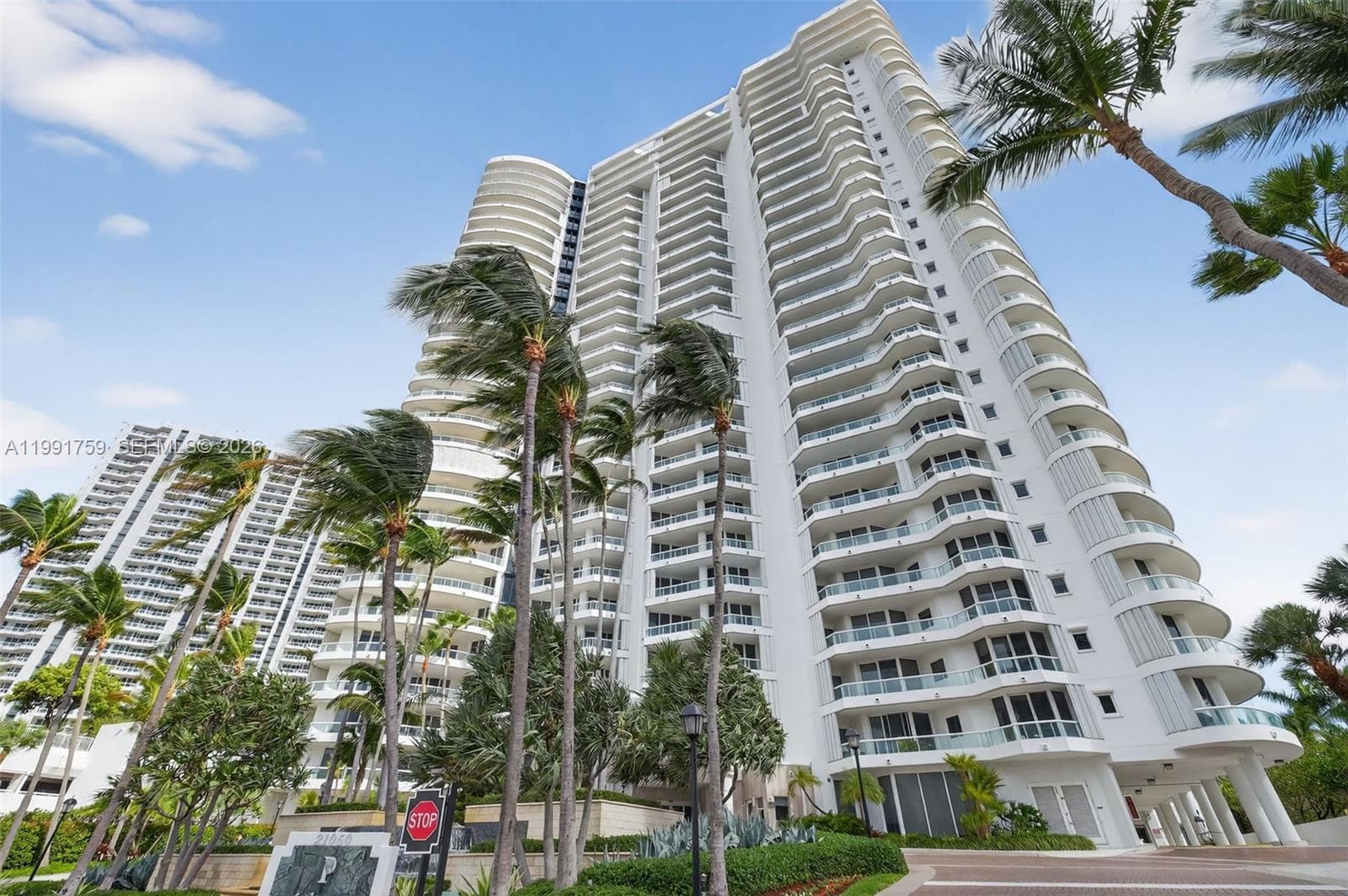 21050 Point Pl # 2202, Aventura FL 33180 — 32