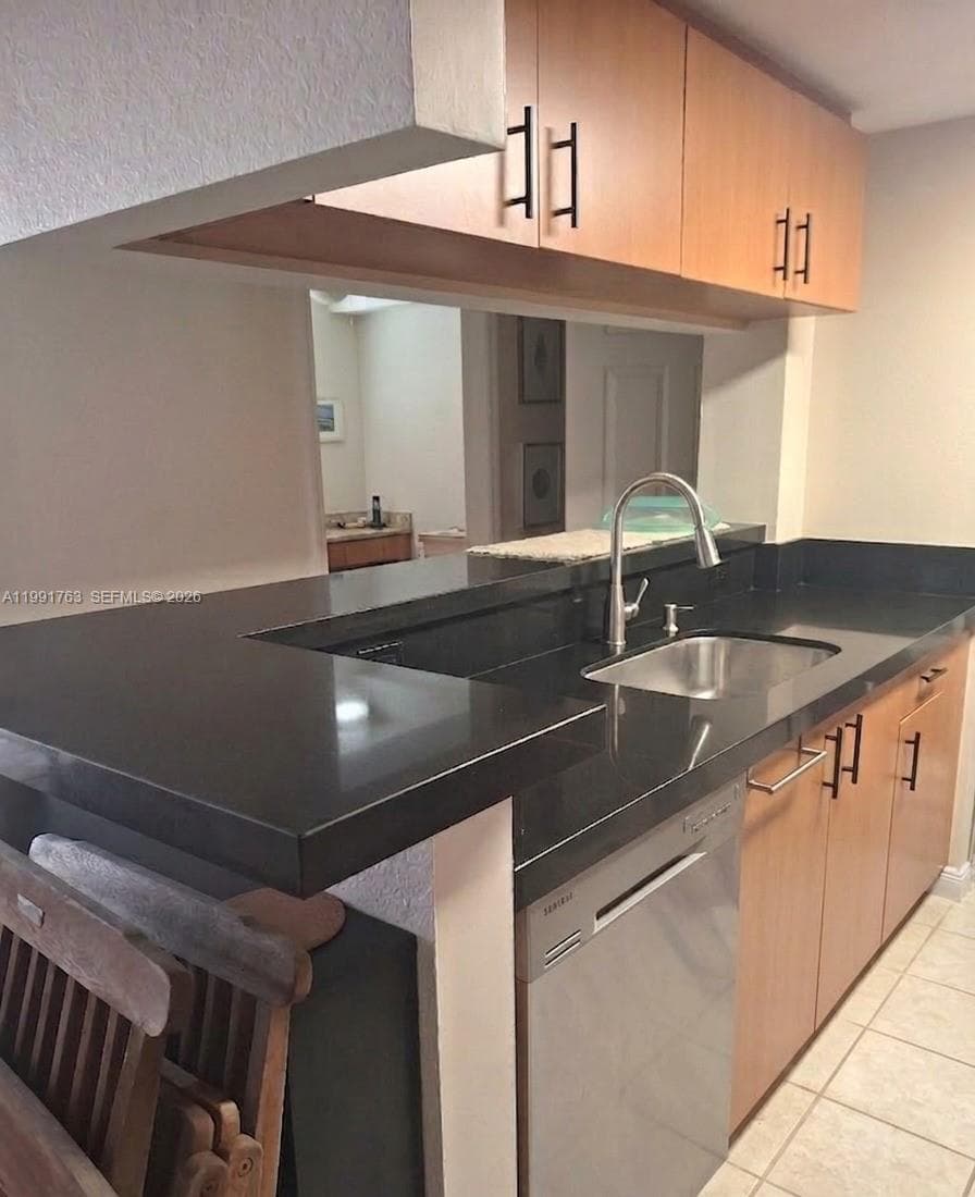 816 NW 11th St # 806, Miami FL 33136 — 2