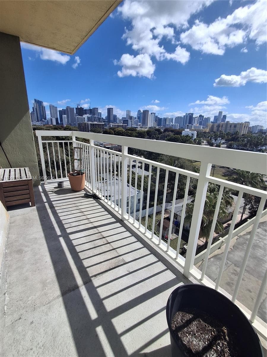 816 NW 11th St # 806, Miami FL 33136 — 10