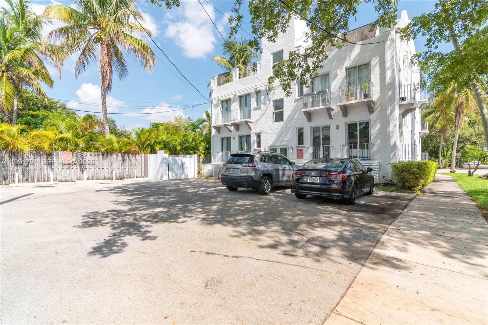 694 NE 76th St # 6, Miami FL 33138 — 32
