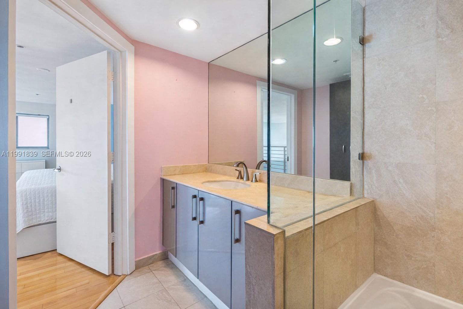7728 Collins Ave # 16, Miami Beach FL 33141 — 17