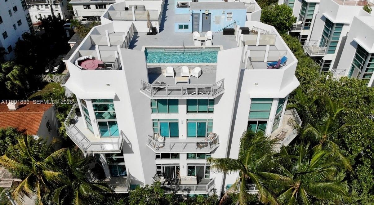 7728 Collins Ave # 16, Miami Beach FL 33141 — 25