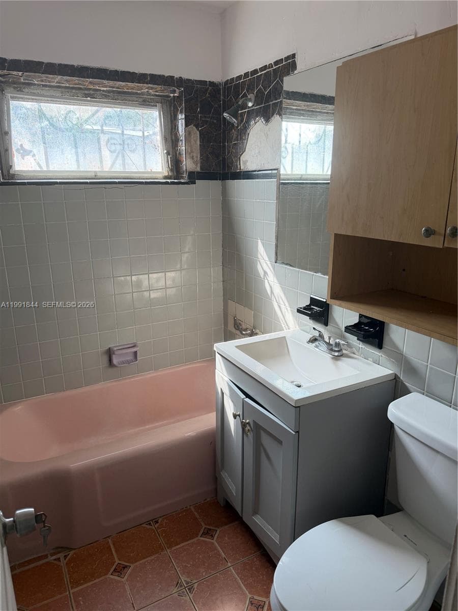 60 NW 128th St, North Miami FL 33168 — 8