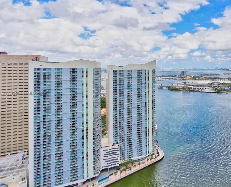 335 S Biscayne Blvd # 1706, Miami FL 33131 — 13