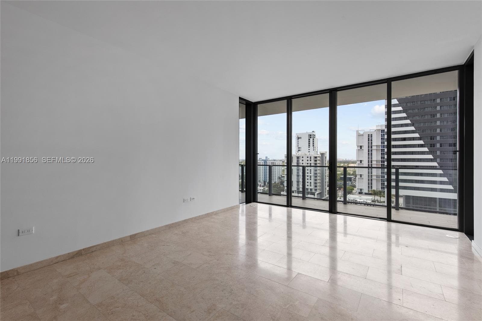 88 SW 7th St # 904, Miami FL 33130 — 12