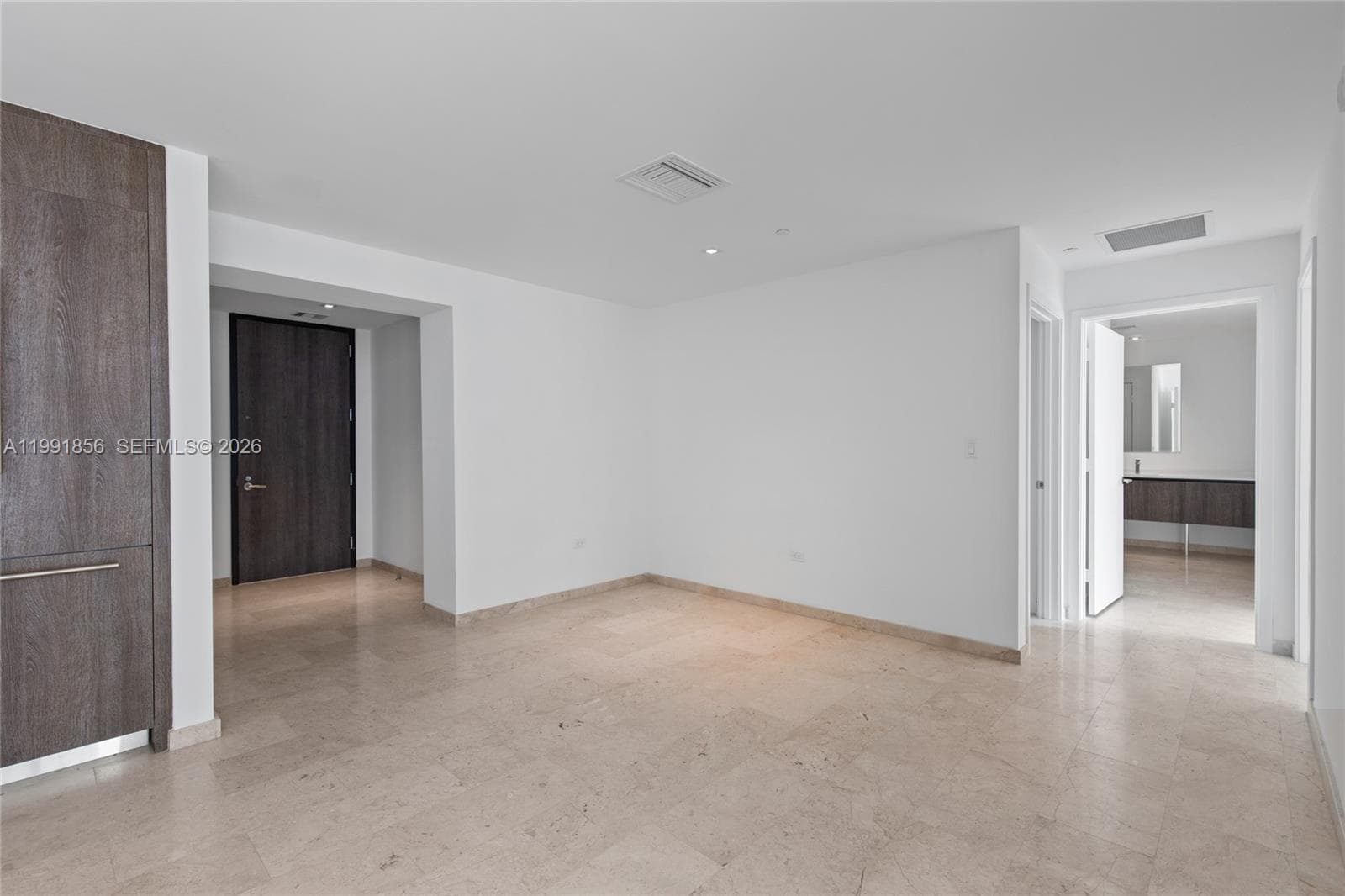 88 SW 7th St # 904, Miami FL 33130 — 8