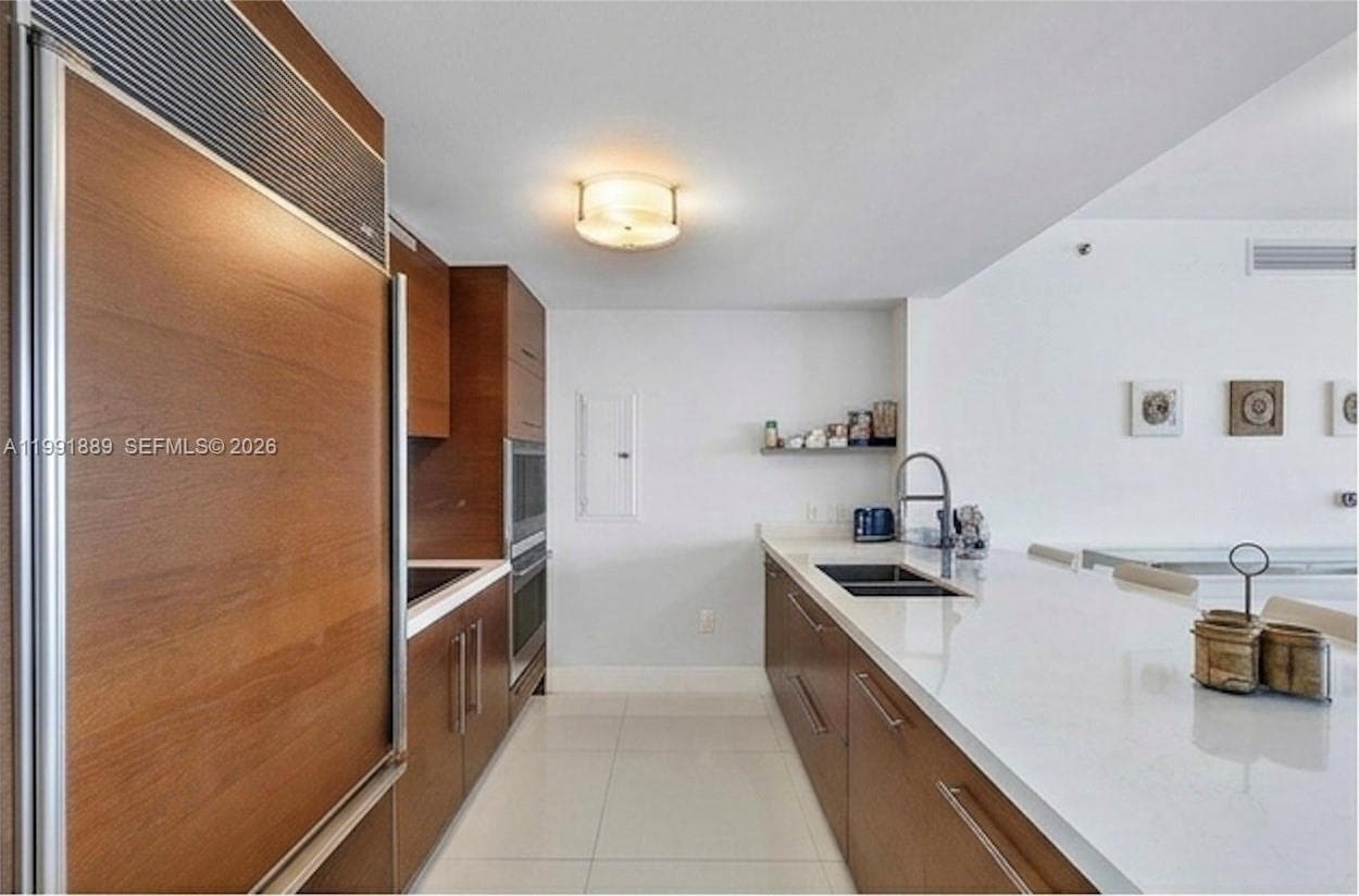 465 Brickell Ave # 3905, Miami FL 33131 — 2
