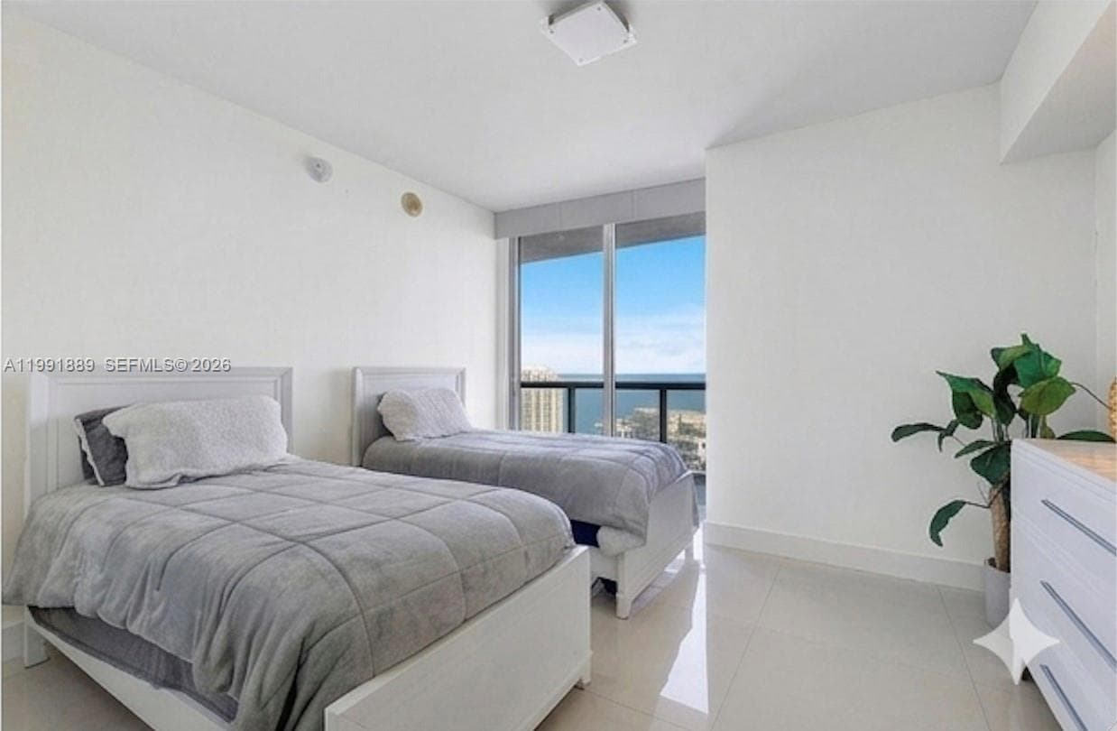 465 Brickell Ave # 3905, Miami FL 33131 — 12
