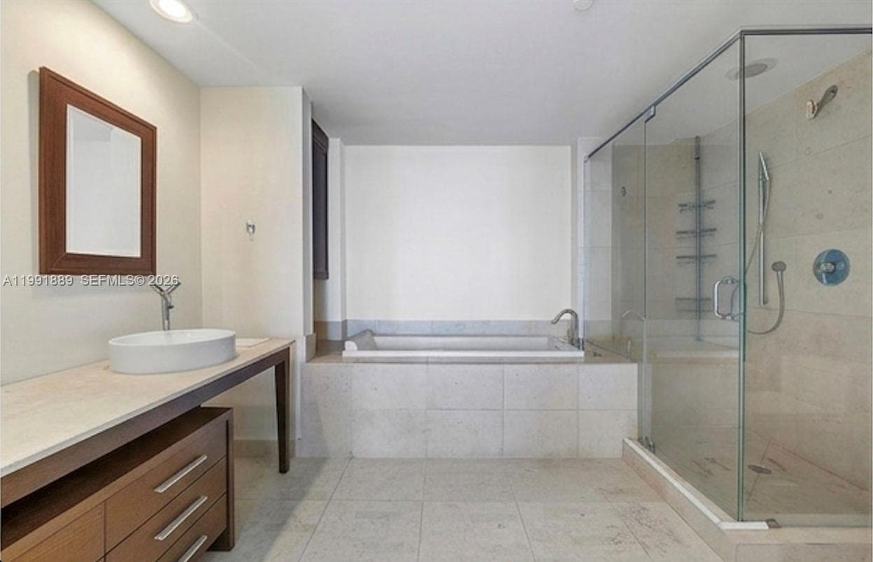 465 Brickell Ave # 3905, Miami FL 33131 — 7