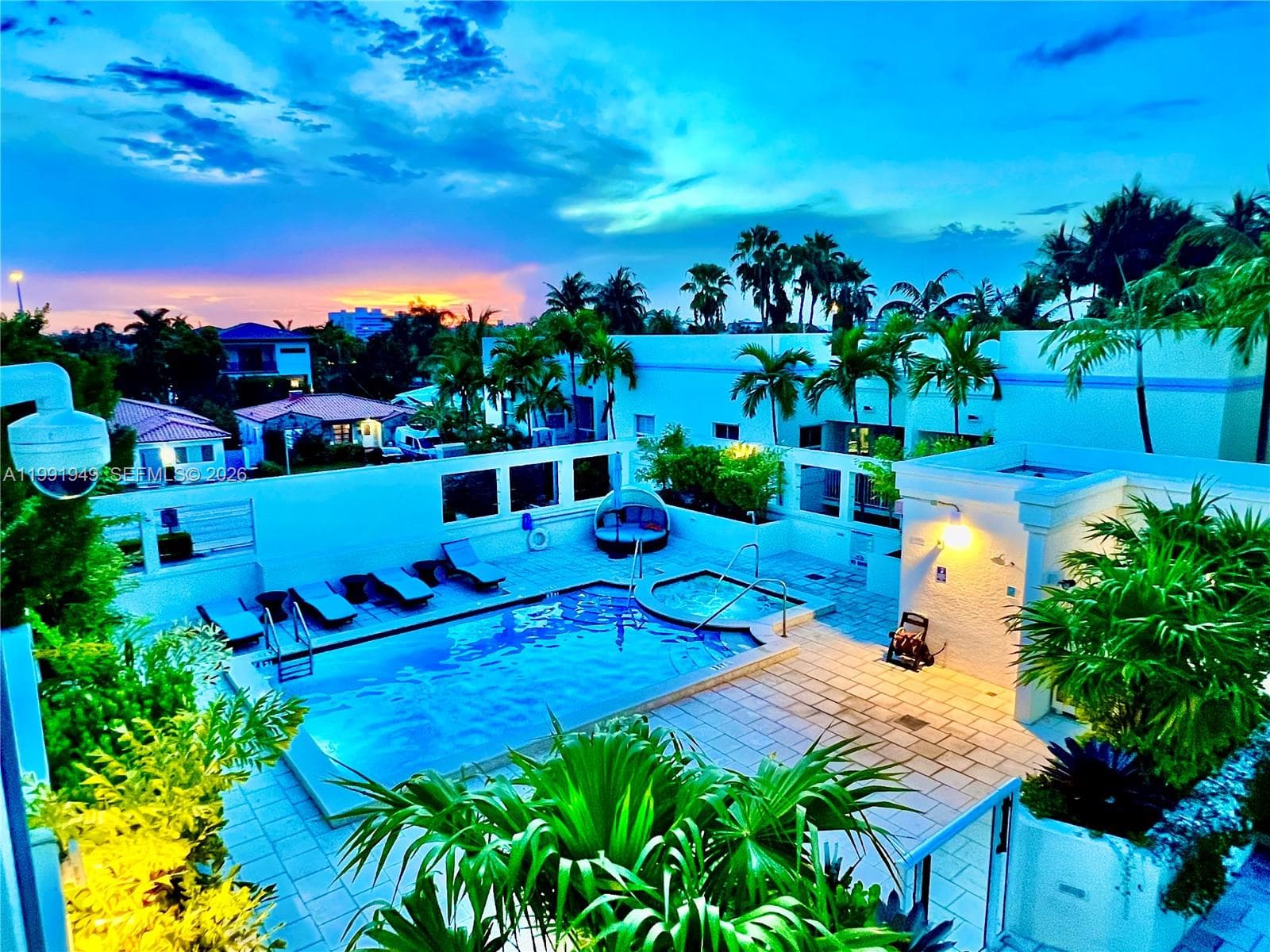 9172 Collins Ave # 305, Surfside FL 33154 — 33