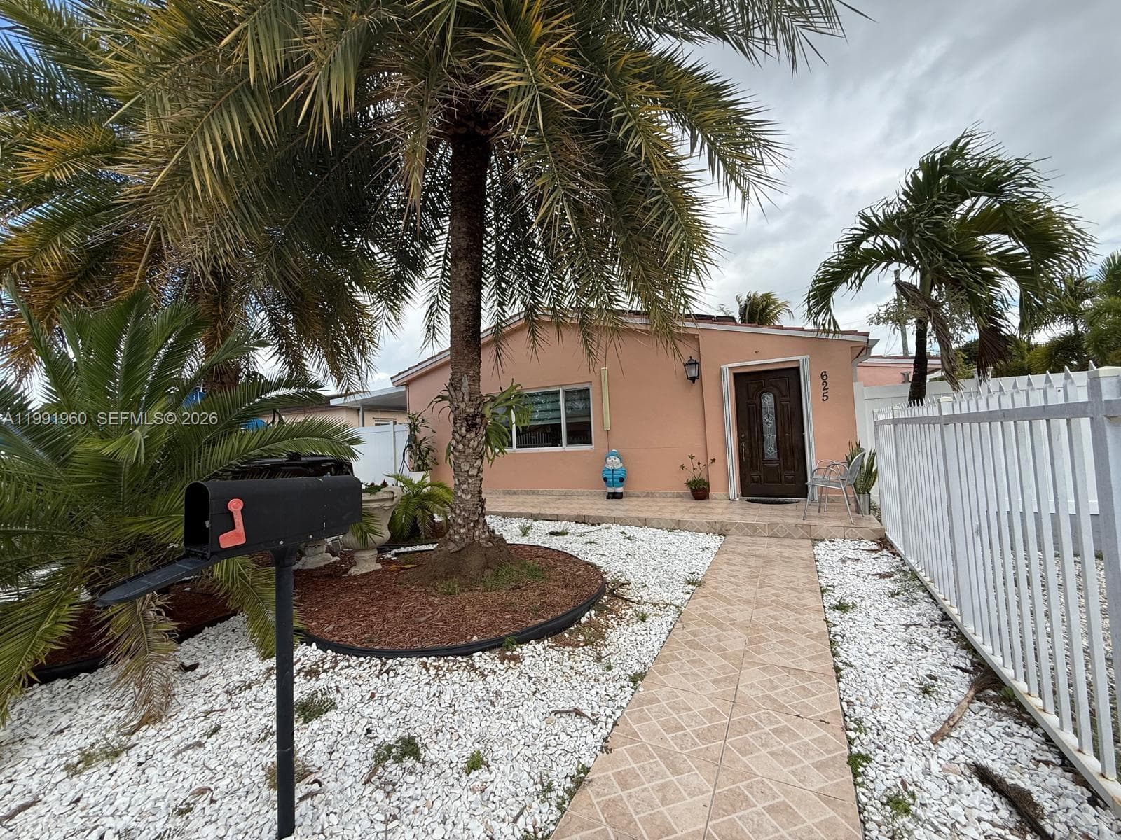 625 E 8th Ln, Hialeah FL 33010 — 12