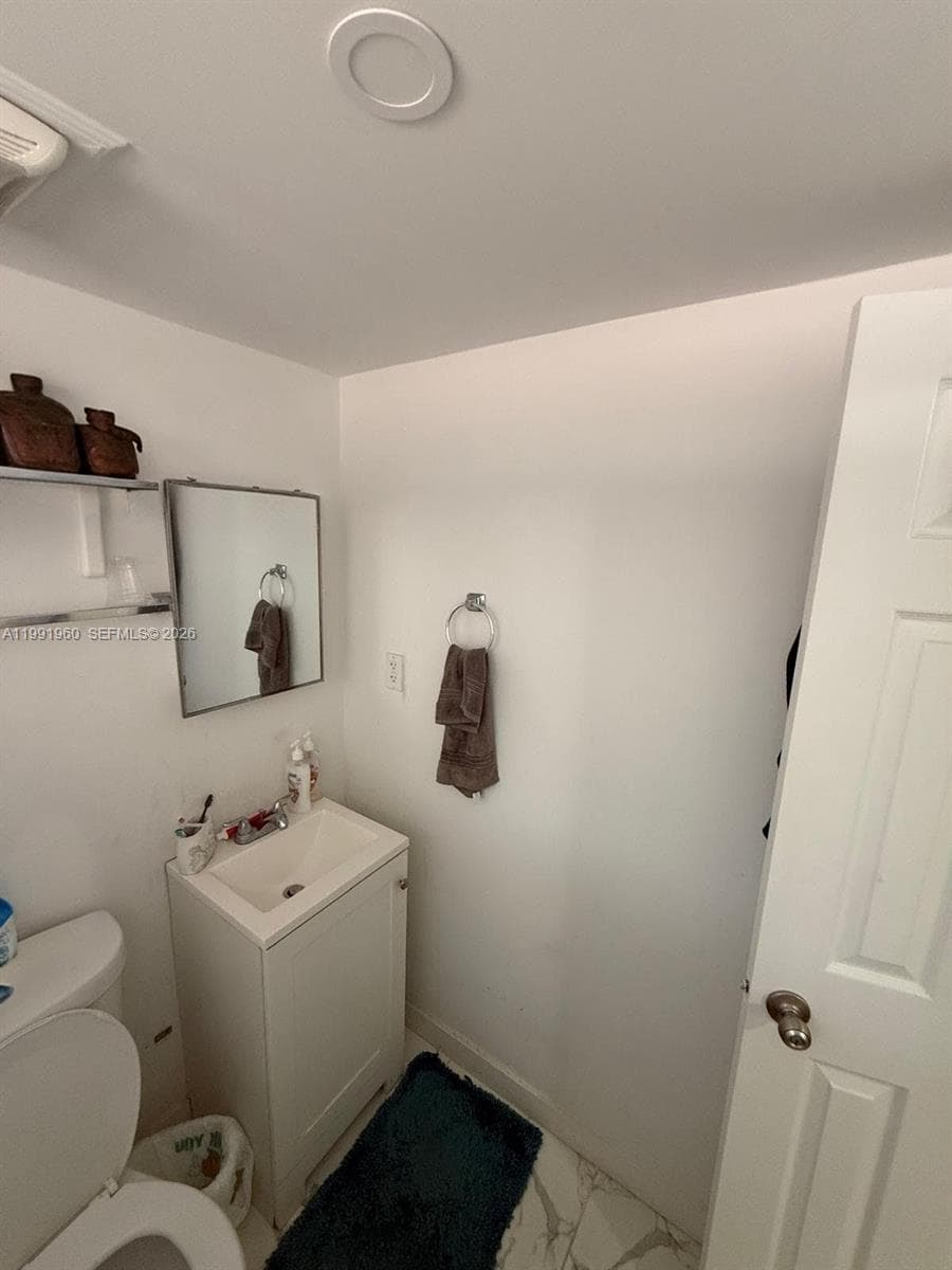 625 E 8th Ln, Hialeah FL 33010 — 34