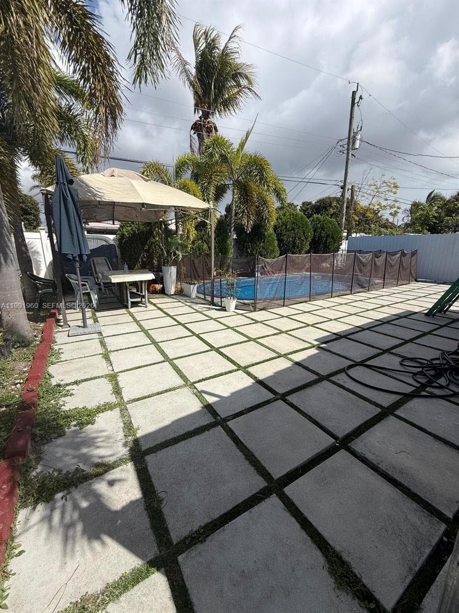 625 E 8th Ln, Hialeah FL 33010 — 45