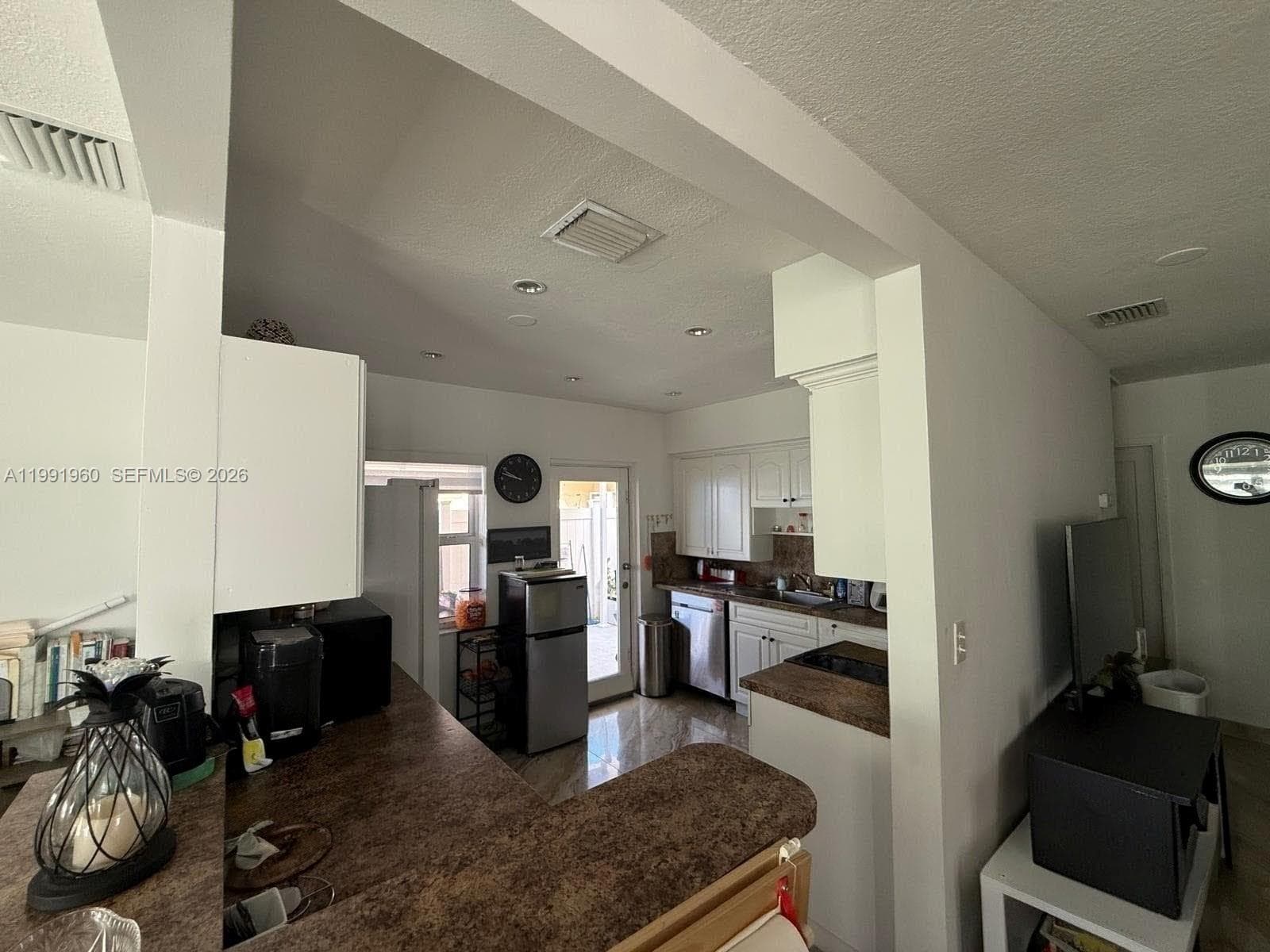 625 E 8th Ln, Hialeah FL 33010 — 18