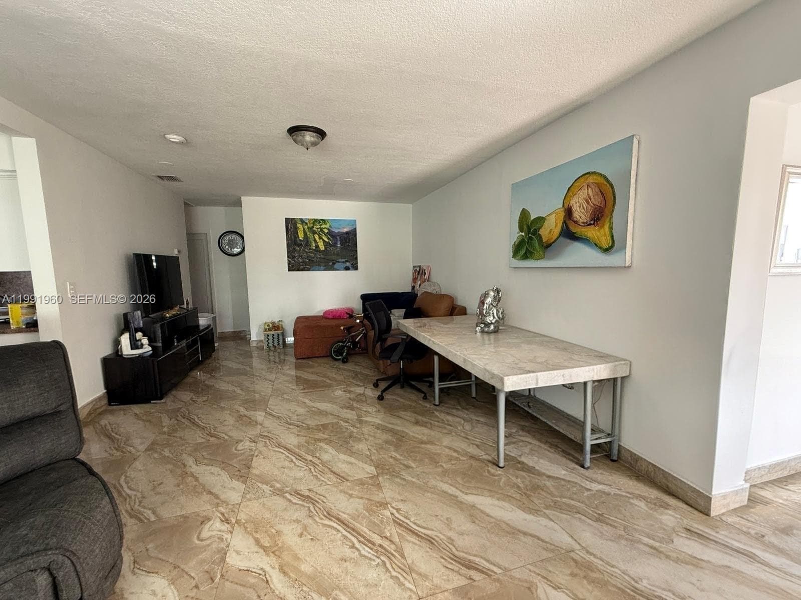 625 E 8th Ln, Hialeah FL 33010 — 8