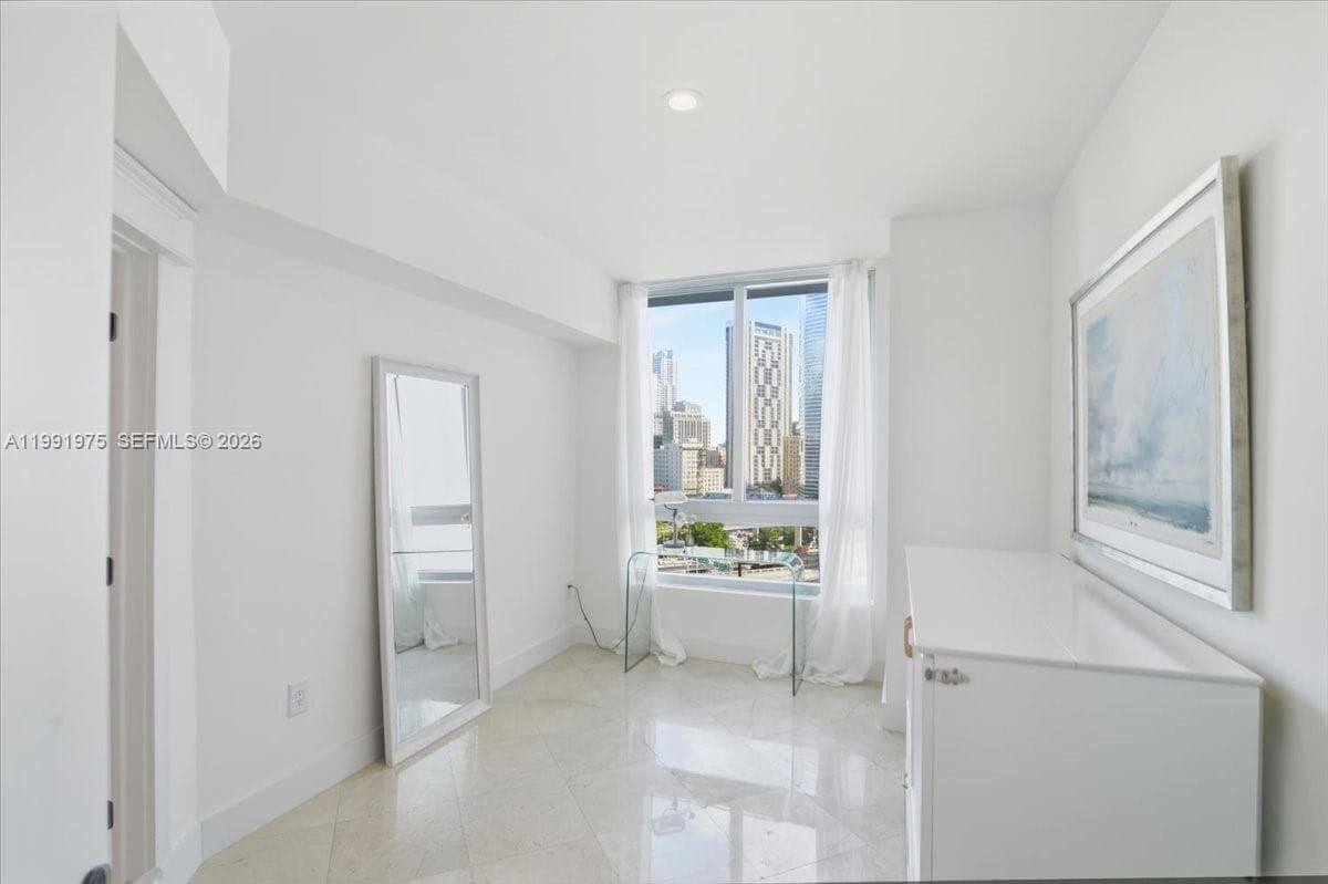350 S Miami Ave # 1205, Miami FL 33130 — 23