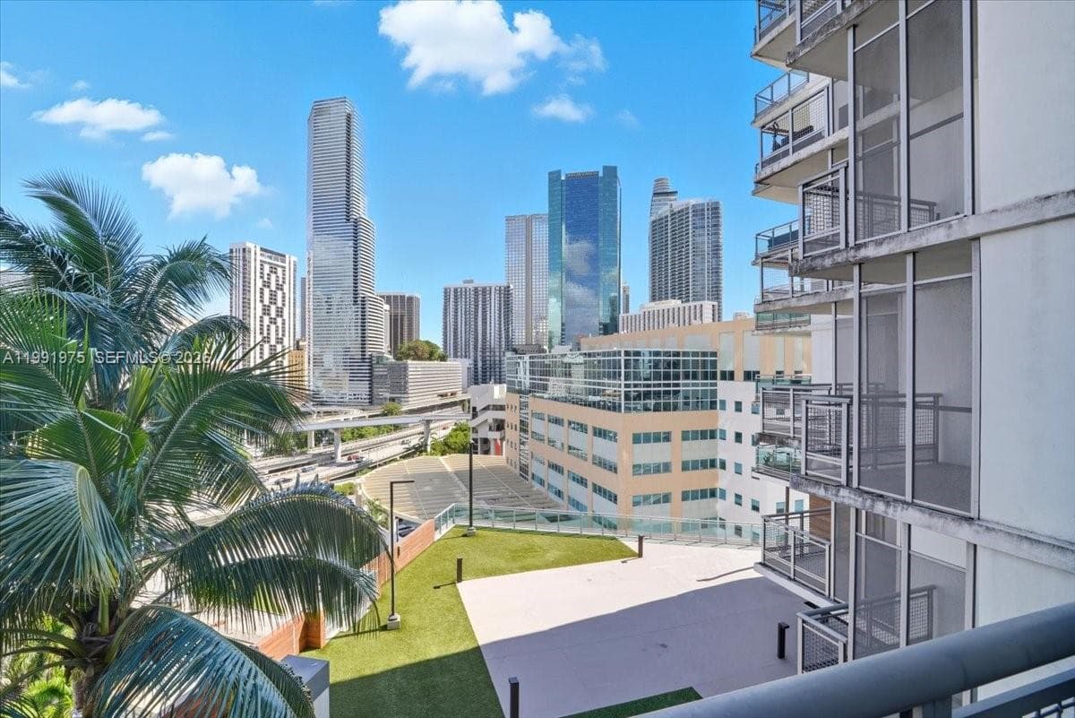 350 S Miami Ave # 1205, Miami FL 33130 — 27