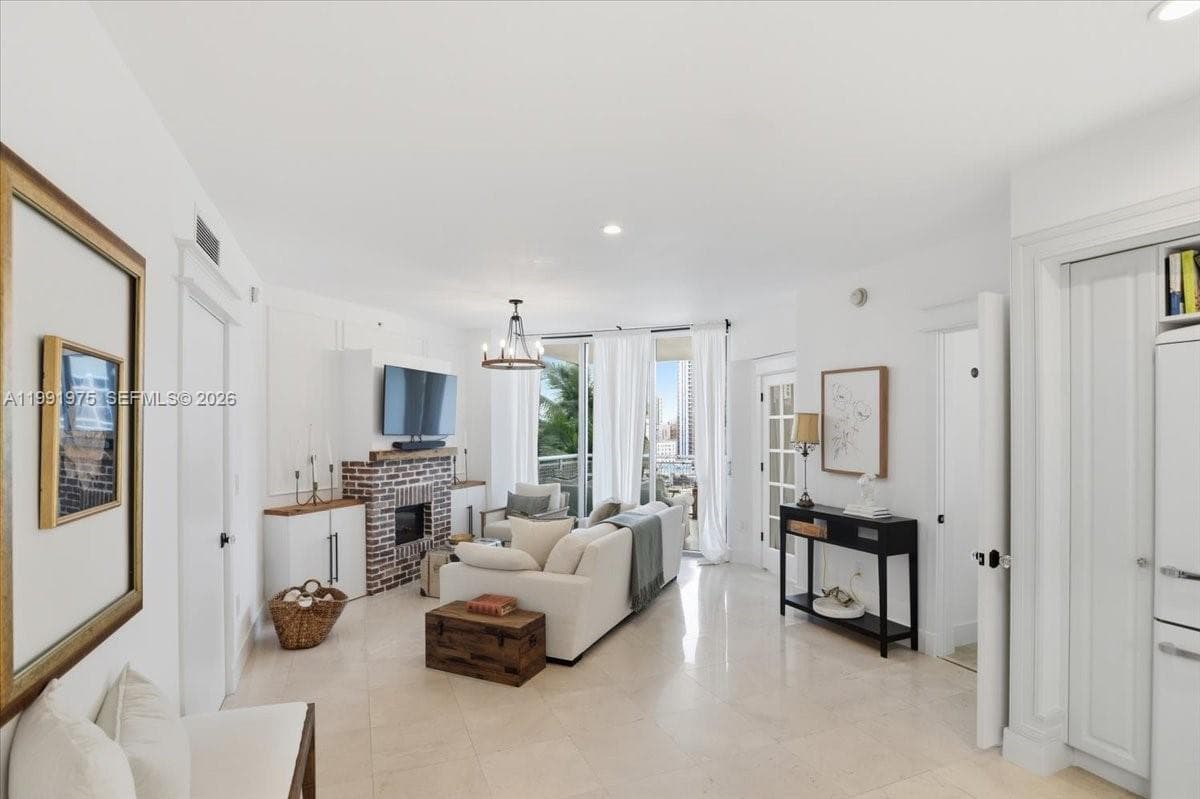350 S Miami Ave # 1205, Miami FL 33130 — 6