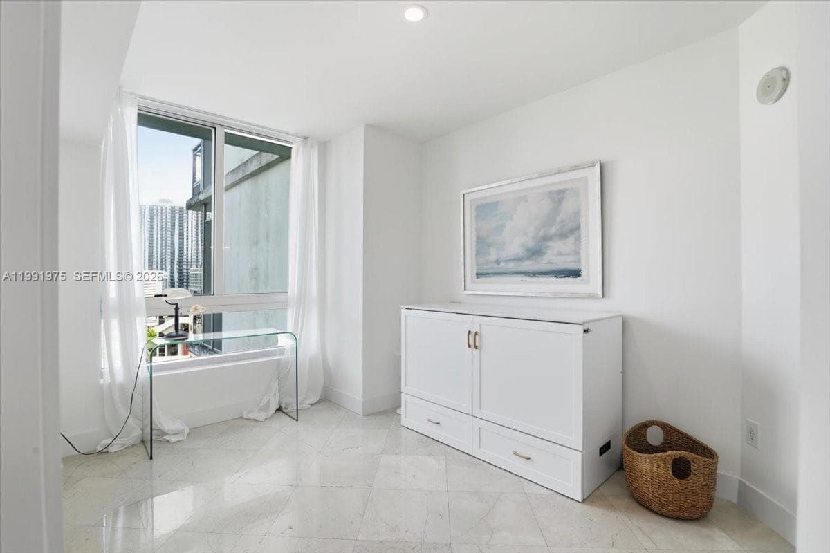 350 S Miami Ave # 1205, Miami FL 33130 — 22