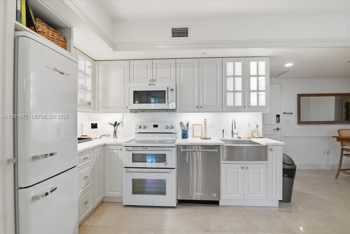 350 S Miami Ave # 1205, Miami FL 33130 — 10