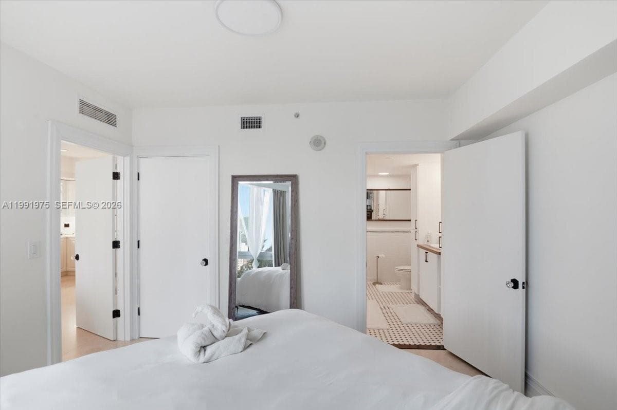 350 S Miami Ave # 1205, Miami FL 33130 — 18