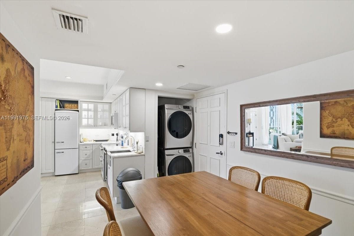 350 S Miami Ave # 1205, Miami FL 33130 — 11