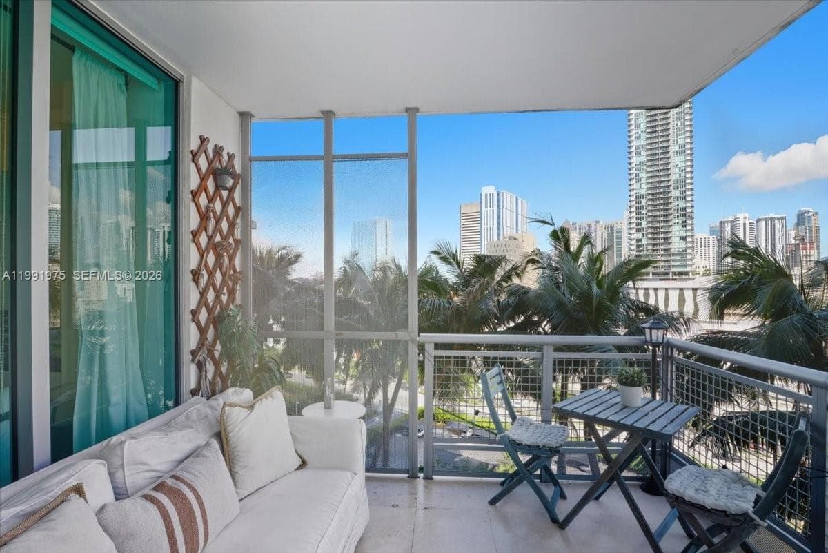 350 S Miami Ave # 1205, Miami FL 33130 — 29