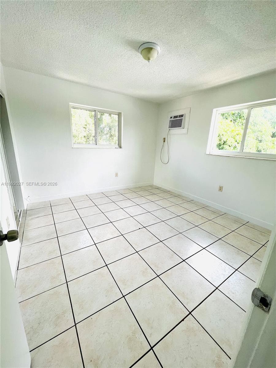 2121 SW 4th St # 2, Miami FL 33135 — 14