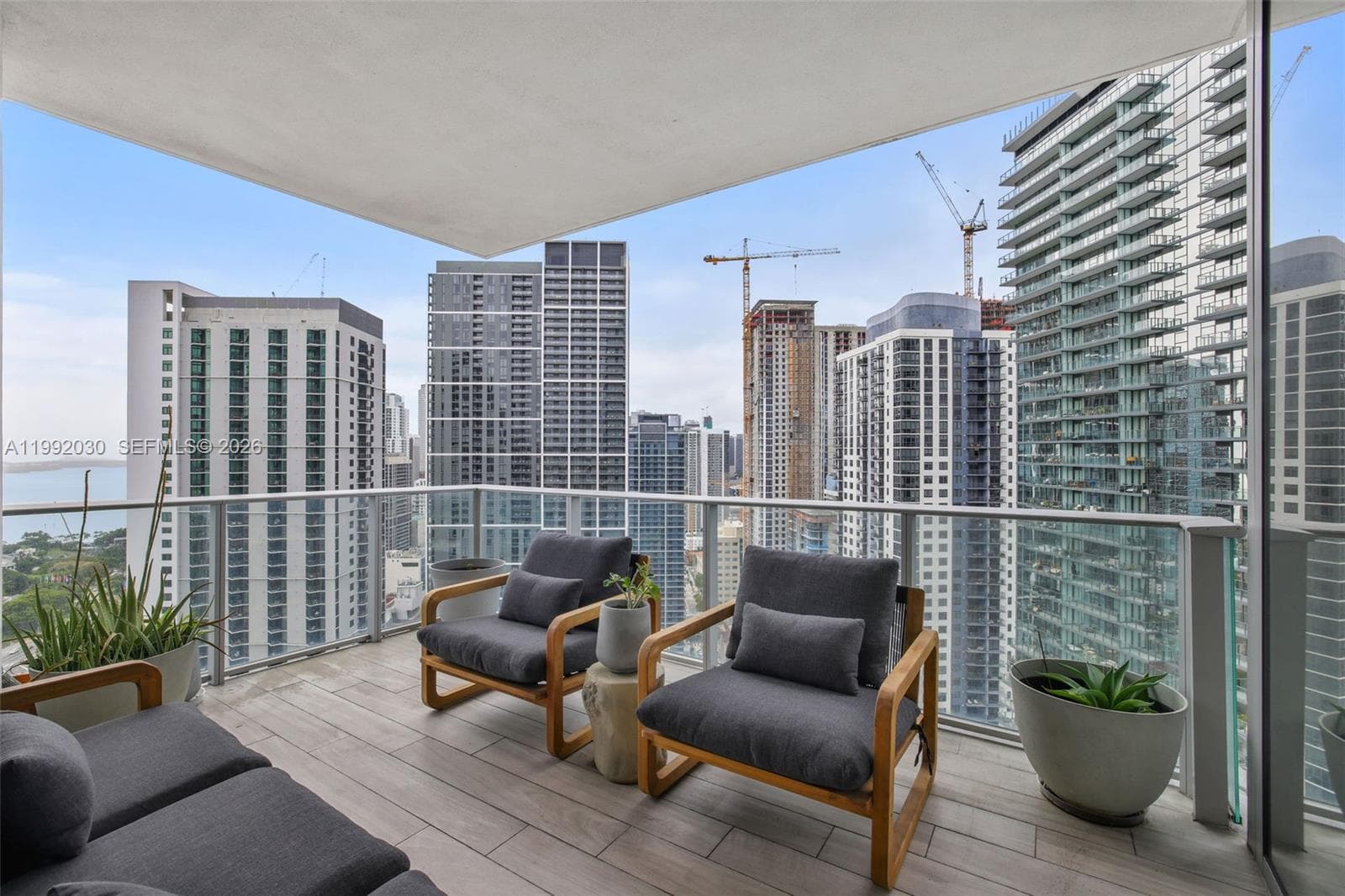 851 NE 1st Ave # 3211, Miami FL 33132 — 27