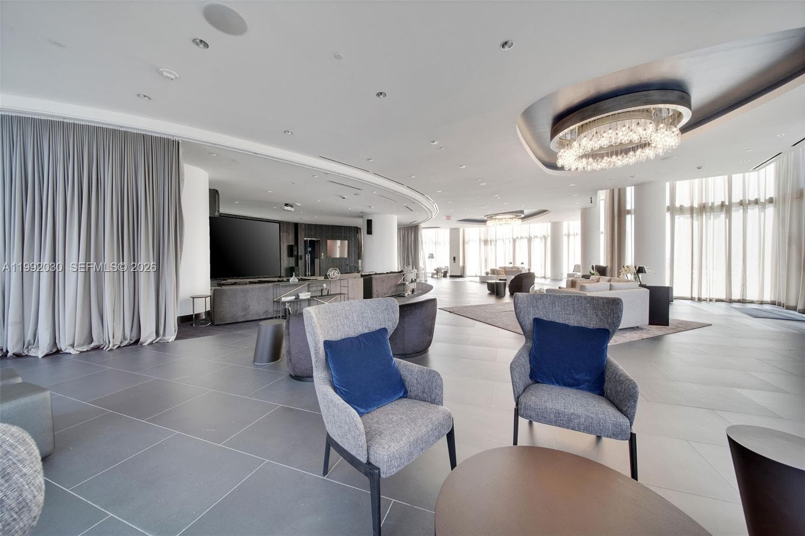 851 NE 1st Ave # 3211, Miami FL 33132 — 52