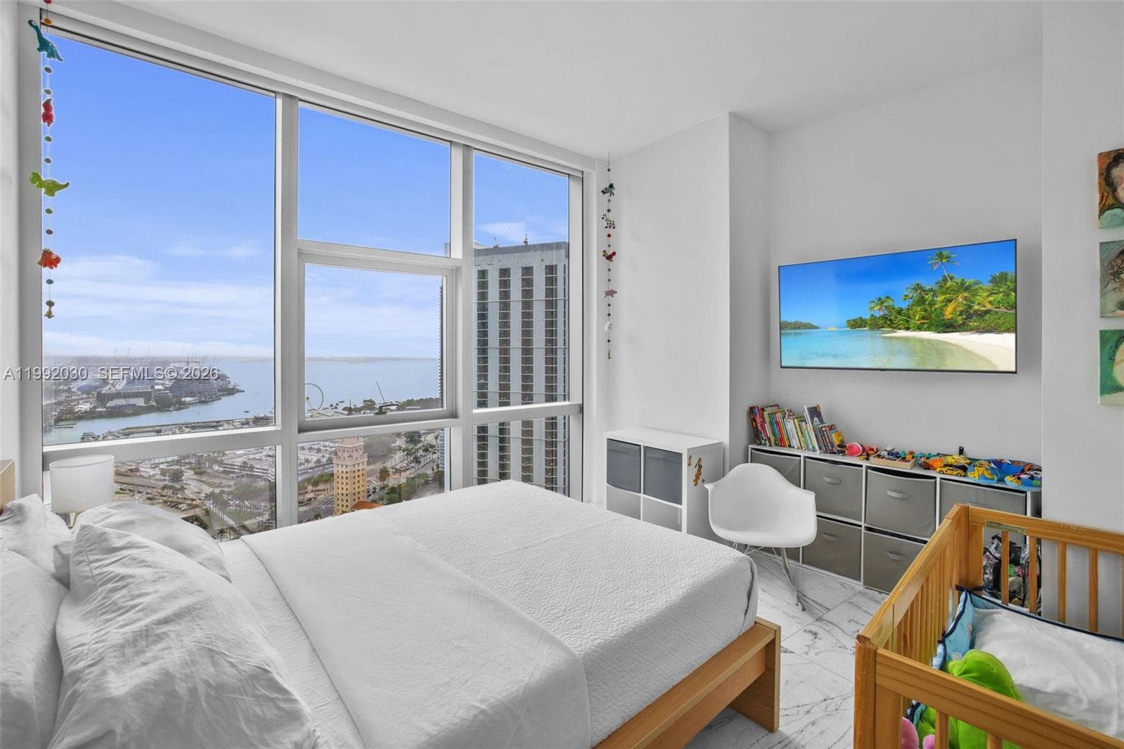 851 NE 1st Ave # 3211, Miami FL 33132 — 17