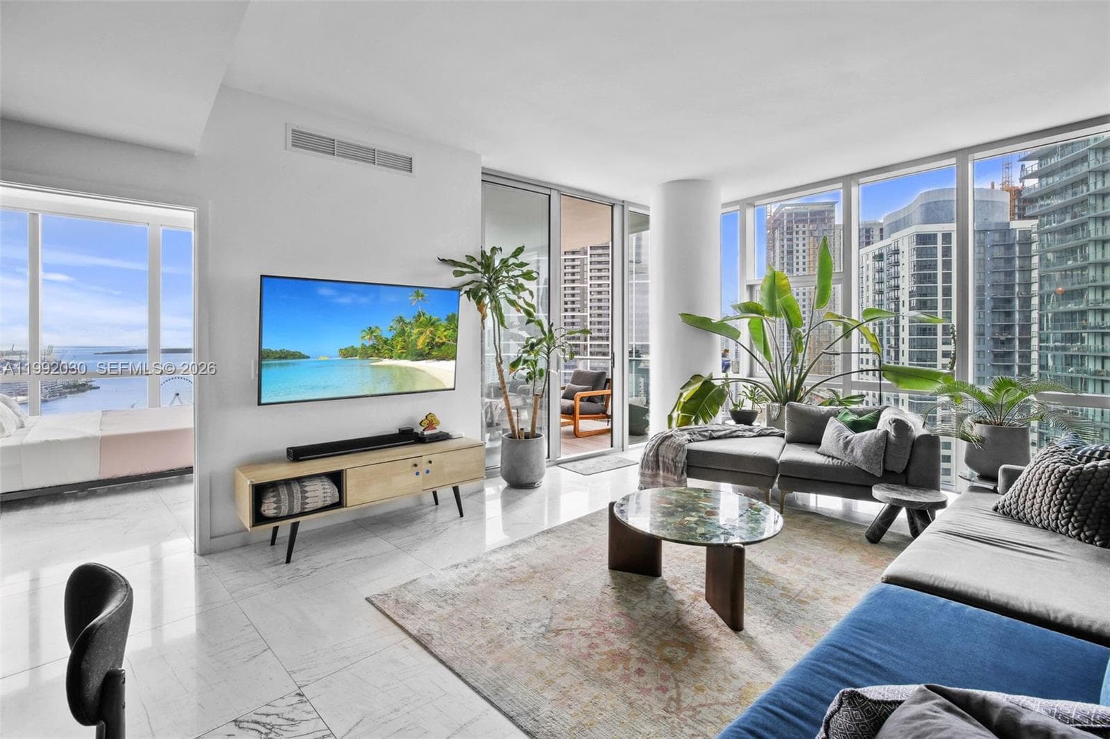 851 NE 1st Ave # 3211, Miami FL 33132 — 3