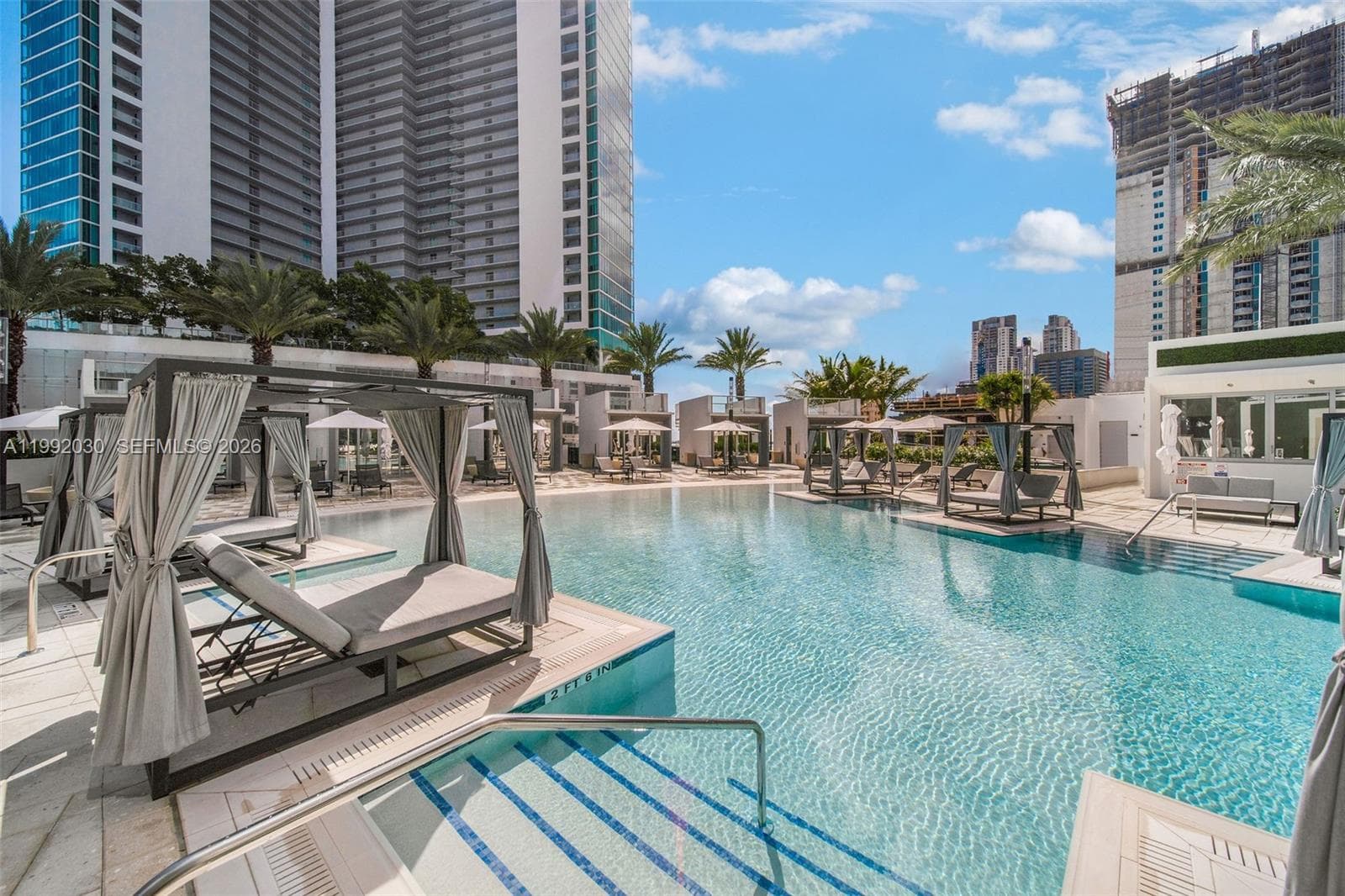 851 NE 1st Ave # 3211, Miami FL 33132 — 67