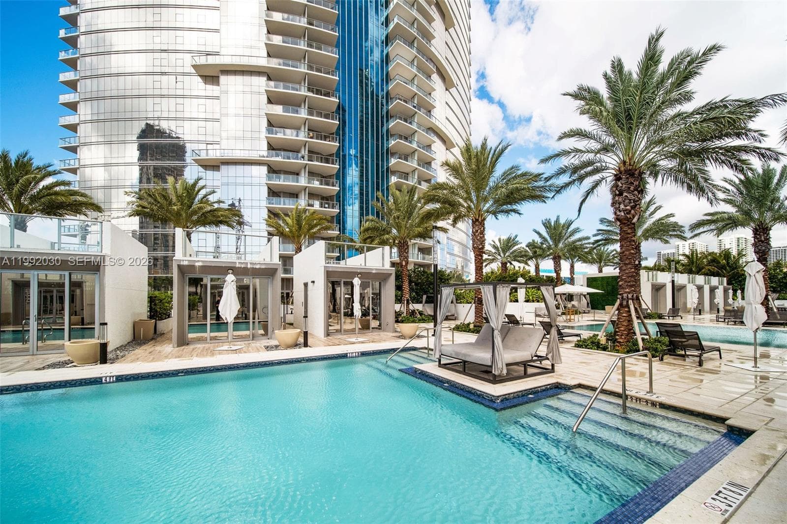 851 NE 1st Ave # 3211, Miami FL 33132 — 66