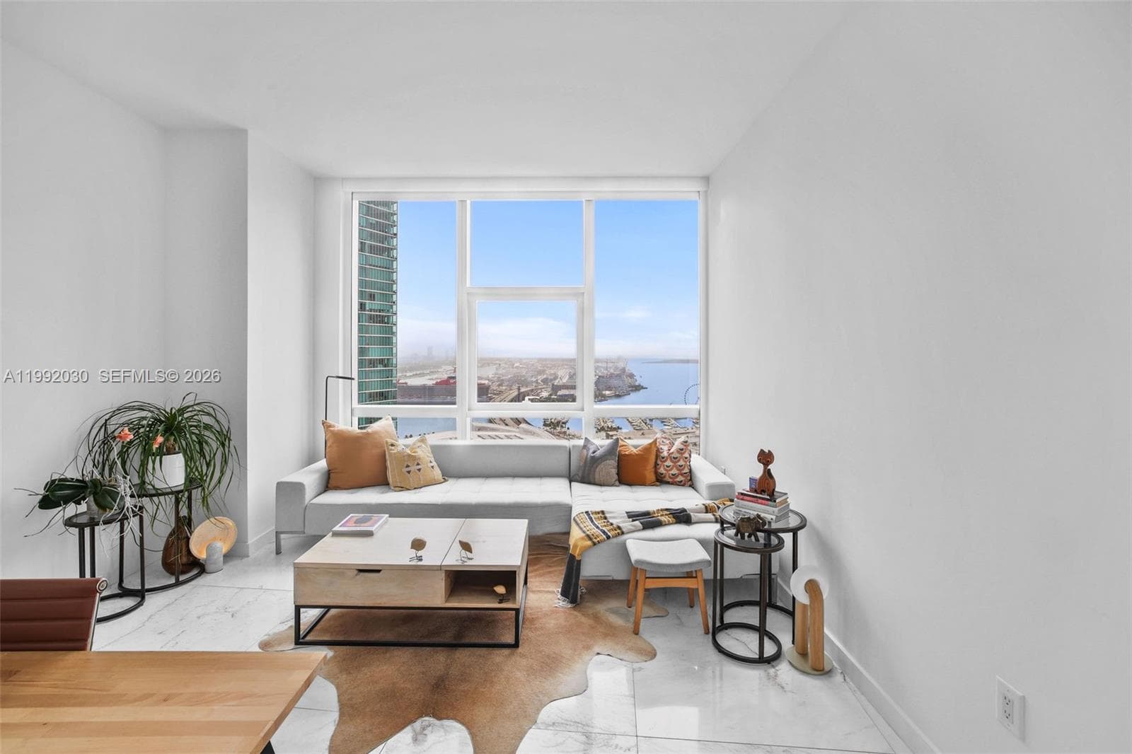 851 NE 1st Ave # 3211, Miami FL 33132 — 20