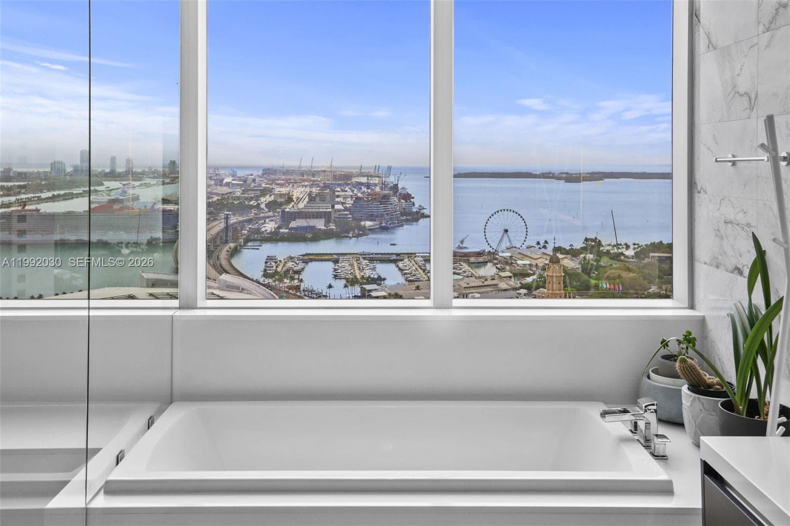 851 NE 1st Ave # 3211, Miami FL 33132 — 34