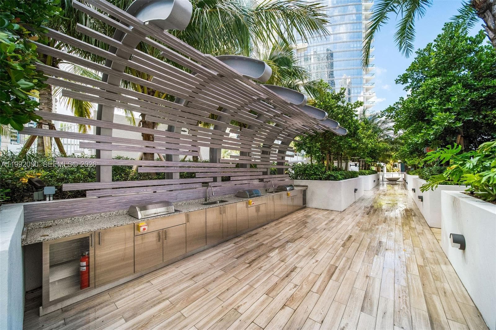 851 NE 1st Ave # 3211, Miami FL 33132 — 59