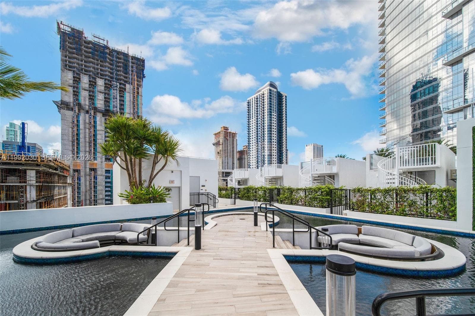 851 NE 1st Ave # 3211, Miami FL 33132 — 58